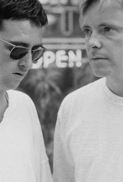 Electronic Johnny Marr and Bernard Sumner がく