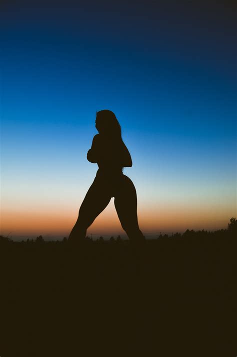 Project Nude Lua E Silueta On Behance