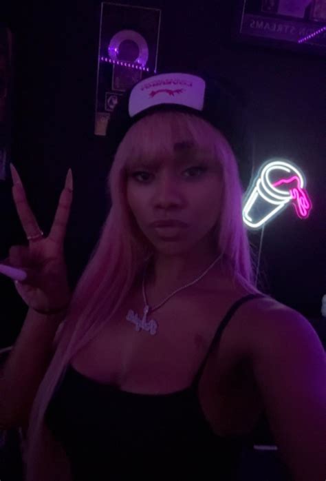 Pinkydoll - Pinkydoll added a new photo.