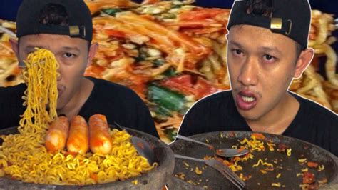 MULUT TERBAKAR MUKBANG INDOMIE GORENG SAMBEL GEPREK EXTRA SO SOSIS