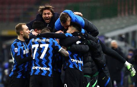 Inter Festa Scudetto E Conte Continuano I Festeggiamenti