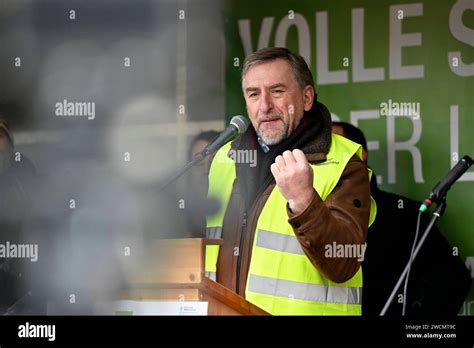 Bbv Pr Sident G Nther Fel Ner Spricht Auf Den Bauern Protesten In