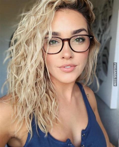 Sexy Girls In Glasses 14 Photos