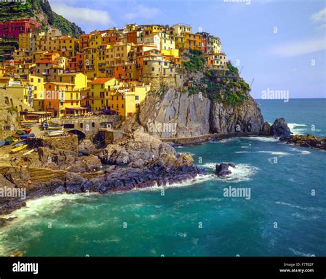 Cliffside Town Of Manarola Cinque Terre Natiionla Park Italy Italian