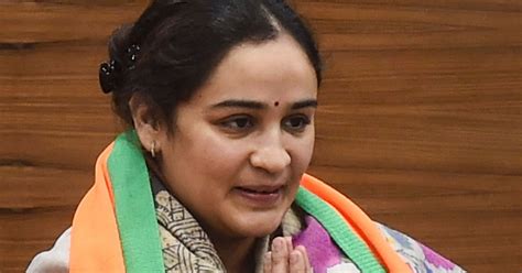 Aparna Yadav Meets Up Bjp Prez After Sp Names Dimple Yadav As Mainpuri Candidate