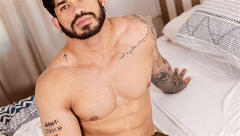 Gay Wake Up VR Porn Video VRPorn