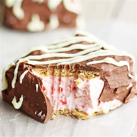 Chocolate Dipped Strawberry {greek Yogurt} Ice Cream Sandwiches Frozen Desserts Delicious