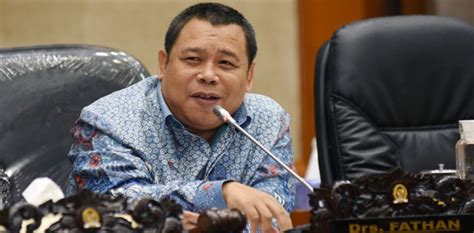 Investor Pemula Rugi Dpr Dorong Ojk Dan Bei Gencarkan Edukasi Pasar