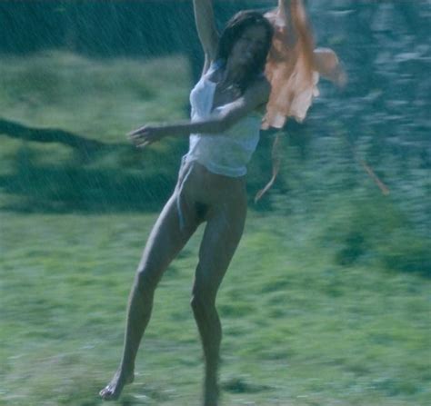 Emma Corrin Nude And Leaked Pics Of Short Haired Bigender Photos The Fappening