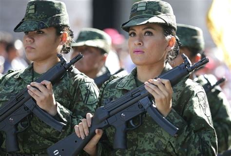 Mujeres Piloto Volar N Por Primera Vez En El Desfile Militar De