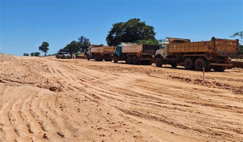 Estrada Da Barranqueira Recebe Revestimento Prim Rio Para Facilitar