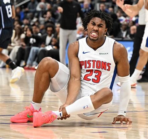 pistons jaden ivey suffers season  left broken fibula