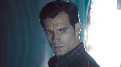 Henry Cavill Et Six Autres Acteurs Viennent Ils De Signer Un Contrat