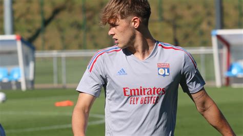 OL Laurent Blanc rassure sur le temps de jeu à venir de Johann Lepenant