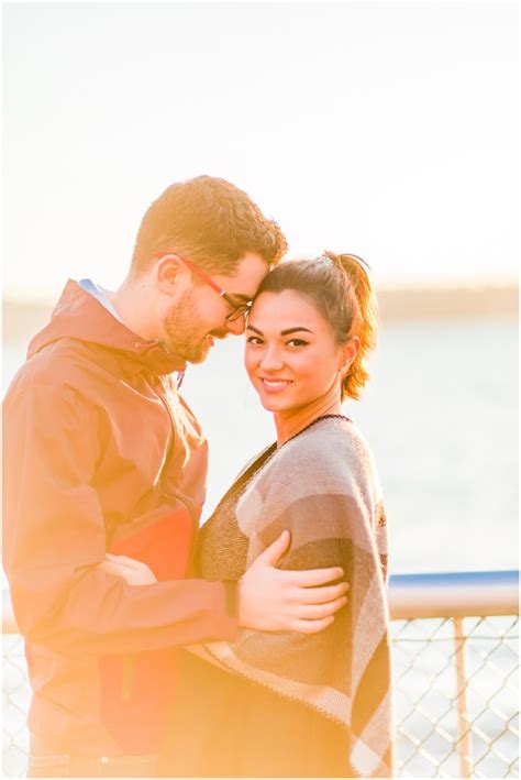 Sunset Downtown Seattle Waterfront Anniversary Session Stephan And Ale