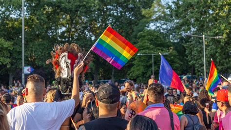 Cu Ndo Es El D A Del Desfile Del Orgullo Gay En Madrid Horarios