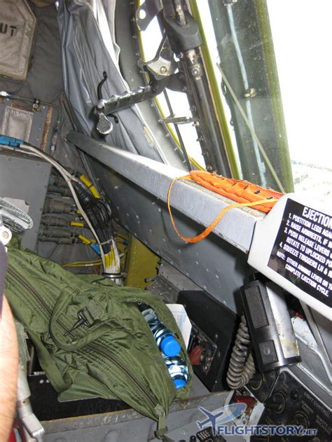 Cockpit Photos – Inside B-52 Stratofortress – Flightstory.net ...