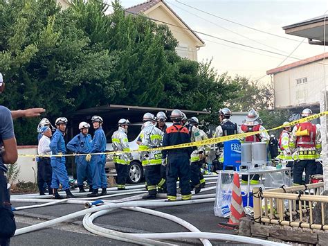 横浜・都筑区で火事、平屋建て住宅全焼 住人の男性を搬送 カナロコ By 神奈川新聞