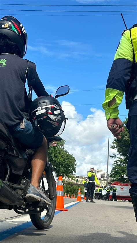 Blitz Educativa D In Cio S A Es Do Maio Amarelo No Recife