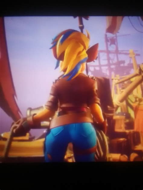 Tawna Bandicoot A Sensual And Strong Female Character From Crash