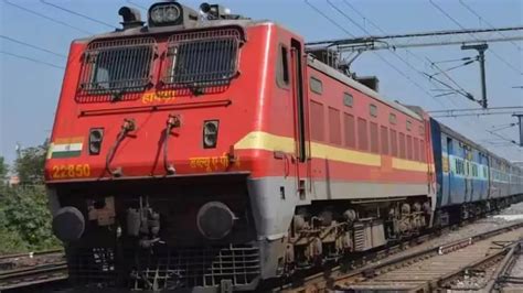 Delhi Mumbai Rail Route Disrupted Goods Train Derailment Near Mathura