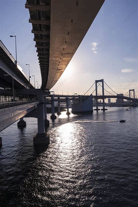 Pemandangan Siang Hari Teluk Tokyo Dari Jembatan Pelangi Foto Latar