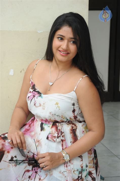Poonam Bajwa Hot Gallery Photo 30 Of 150