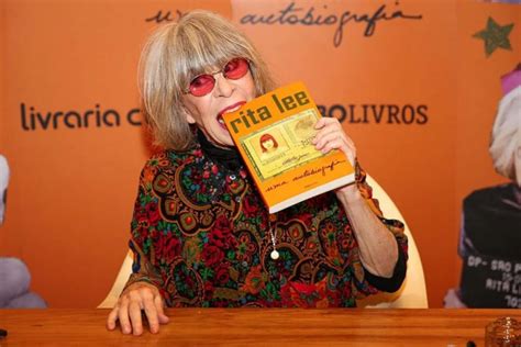 Outra Autobiografia Livro De Rita Lee Chega S Livrarias De Todo