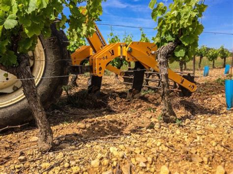 Trattori Per Vigneto E Decompattatori C Agrisem Cultivigne