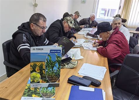 Poljoprivrednici u Svrljigu učestvuju u edukativnom seminaru o e Agraru