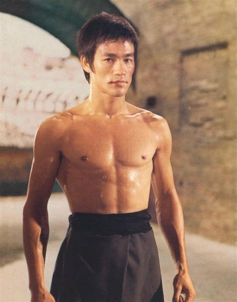 LA FUREUR DU DRAGON Bruce Lee et sa flûte silencieuse Bruce lee