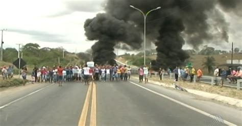 G Protesto De Moradores Fecha Br Sul E Engarrafamento Chega A