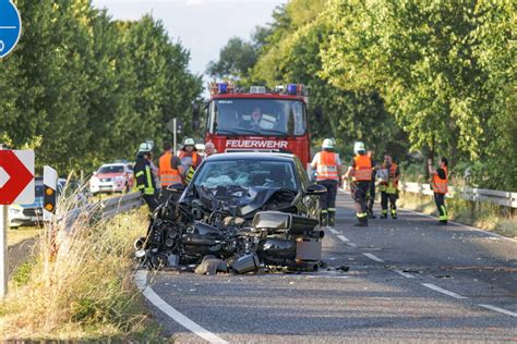 T Dlicher Verkehrsunfall Bei Gr Ndau Motorradfahrer Kracht In Gegenverkehr