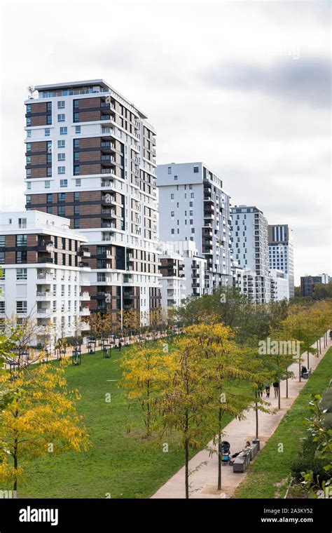 H User Auf Toulouser Allee Quartier Central Stadtteil Derendorf