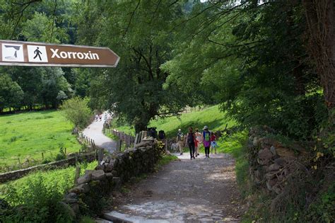 Ruta cascada de Xorroxín en el valle de Baztán en Navarra