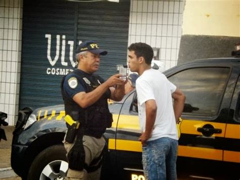 Jornal Da Parna Ba Prf Flagra Quatro Motoristas Conduzindo Ve Culos