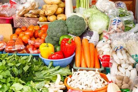 Tenda Das Frutas E Legumes Foto De Stock Imagem De Vegetal