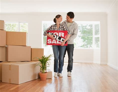 10 Pros and Cons of Buying a House Right Now | The Motley Fool