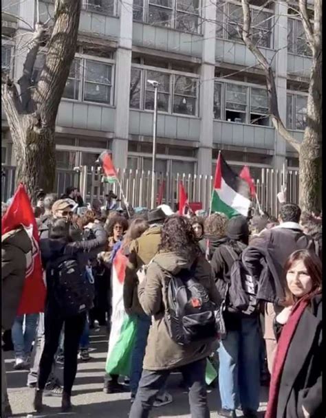 Manifestazione Pro Palestina Davanti Alla Sede Rai Di Napoli Dago