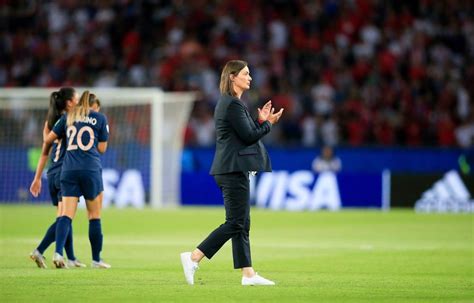 Equipe De France F Minine Linterview Damandine Henry Est Elle Le