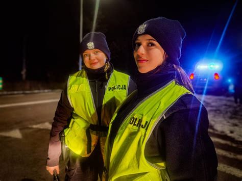 Policjantki Na Stra Y Granicy Polsko Bia Oruskiej S U W Trudnych