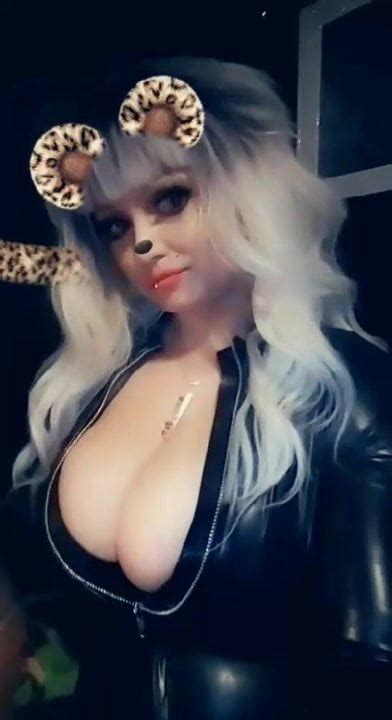 Chaton Blonde Sexy XHamster
