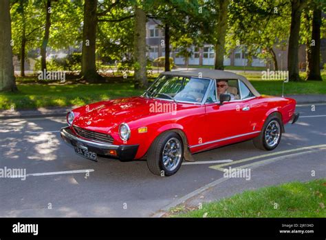 fiat   spider cabriolet banque de photographies  dimages