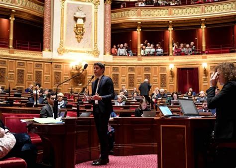 Oposición Francesa Presenta Una Moción De Censura Multipartidista Por