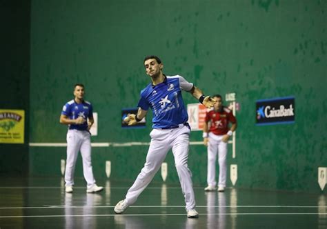 Altuna Iii E Imaz Agradecen Los Regalos En Barakaldo Aspe Pelota