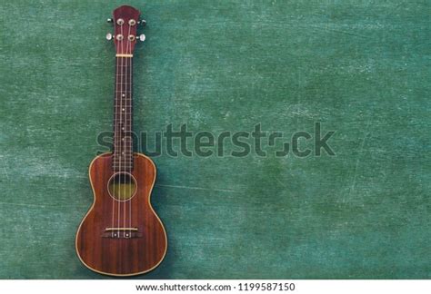 10 Baritone Ukulele Chords Images, Stock Photos & Vectors | Shutterstock