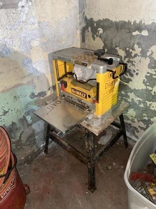 Find Bid On Lot Dewalt Planer Dw Now For Sale At Auction