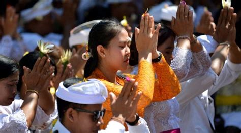 Ini Dia Peringatan Hari Besar Enam Agama Di Indonesia Lengkap Dengan