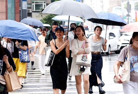 大雷雨轟雙北桃 ！新北2地淹水 16縣市大雨特報 生活 中時新聞網