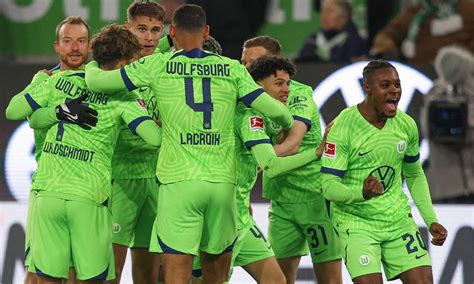 Bundesliga Gol Del Wolfsburg Tris Dell Eintracht Il Colonia Ne Fa